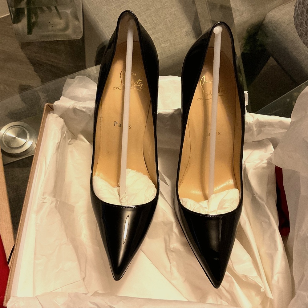 Christian Louboutin So Kate Heels in Size 38/7.5